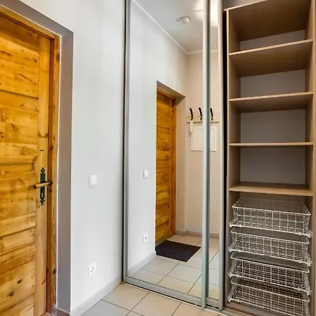 Academic Apartment *